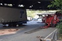 LKW blieb unter Bruecke haengen Koeln Ehrenfeld Innere Kanalstr Hornstr P259